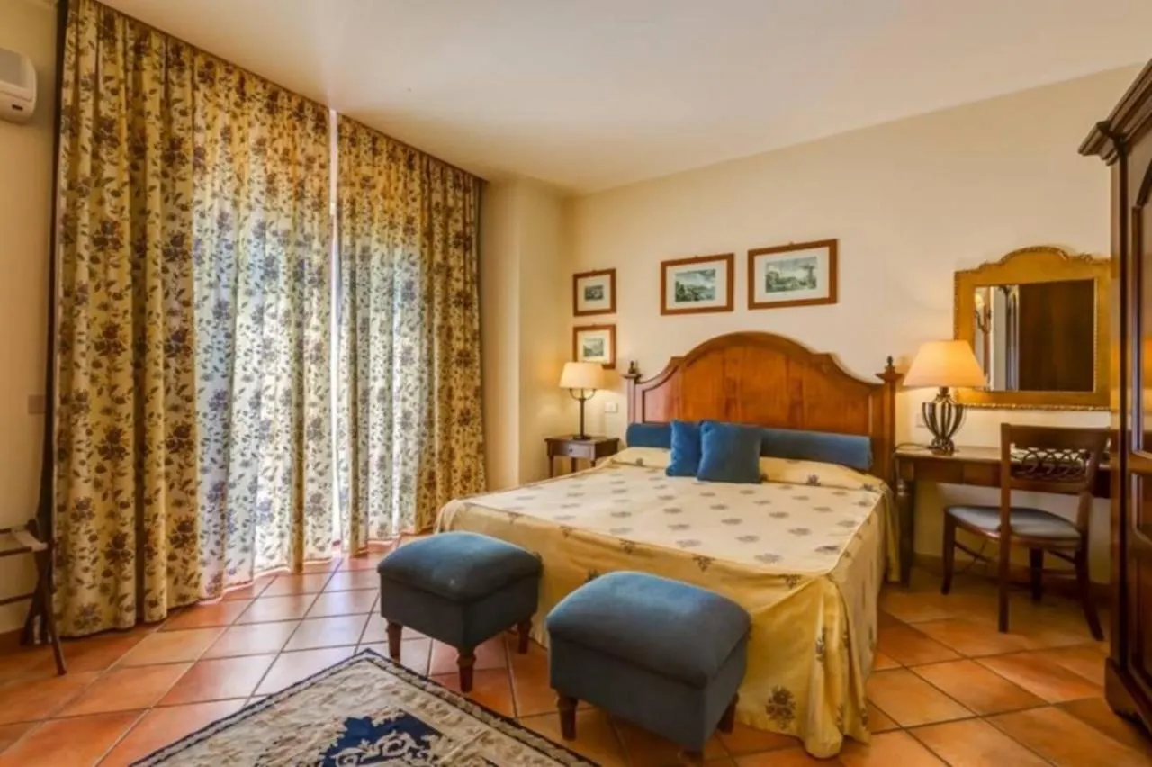 Il Borgo Country Resort Castiglione De Sicilia 0*,  Italy